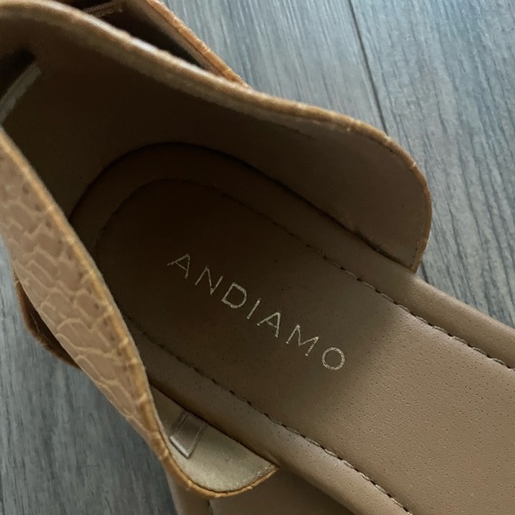 Sandals - Picture 2 of 6